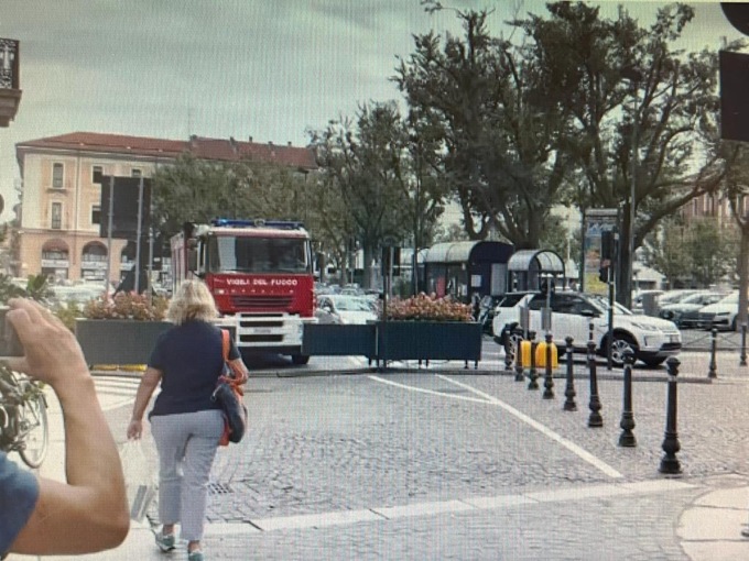Ztl ad Alessandria, autopompa dei Vigili del Fuoco rimane bloccata e non riesce a passare