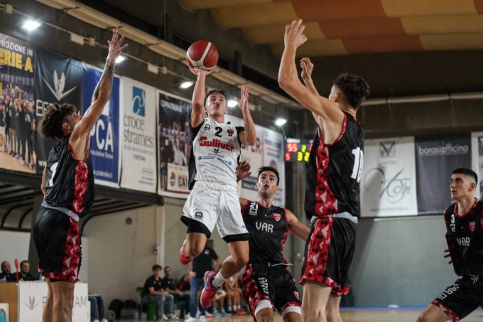 Serie B, uno su due per il Derthona, vittoria di misura per Junior, cade Serravalle