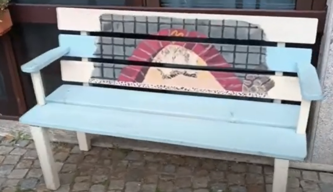 3′ con.. Le panchine artistiche di Ricky Macciò