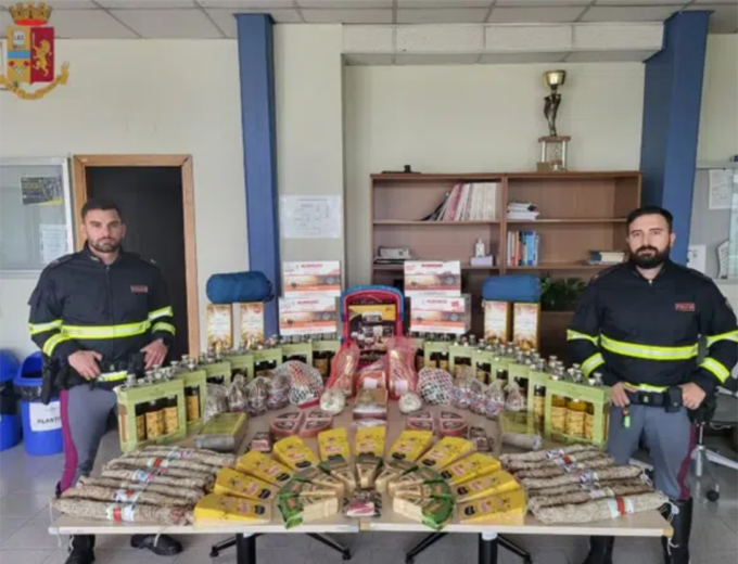 Occimiano: ruba generi alimentari all’interno dell’autogrill, denunciato