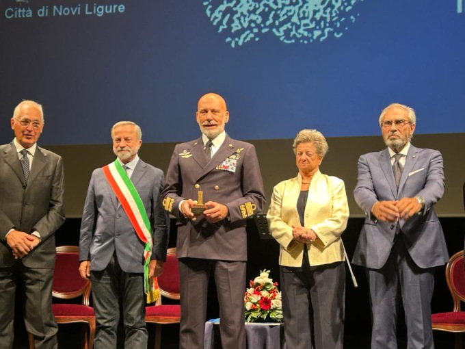 Novi Ligure, assegnato all’ammiraglio Cavo Dragone il premio “Torre d’Oro”