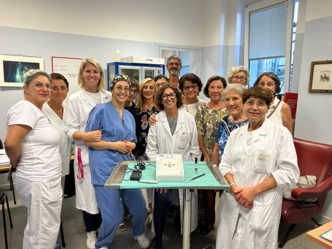 Tumore al seno: dalle donne dell’associazione Bios doni preziosi per l’ospedale