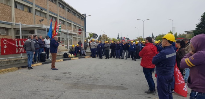 Lavoratori e sindacati davanti ai cancelli dell’ex Ilva in vista dello sciopero di venerdì