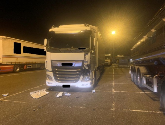 Guida in stato di ebbrezza e provoca un incidente: revocata la patente ad un autotrasportatore