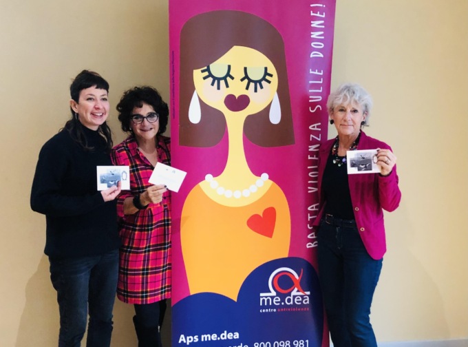 Me.dea: una cartolina d’artista per celebrare la forza delle donne