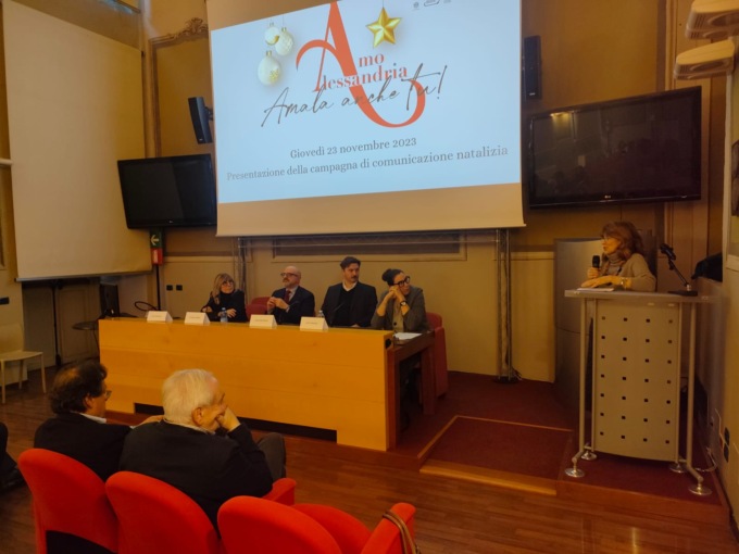 Al via la campagna natalizia di Confcommercio: “Amo Alessandria, amala anche tu!”