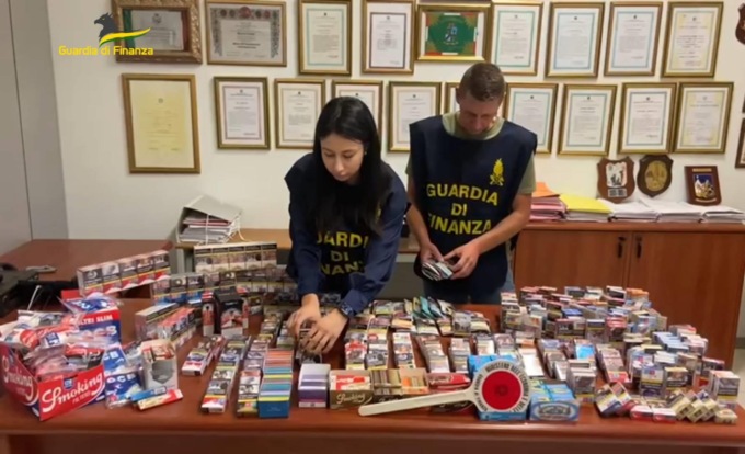 Tortona, scoperti due bar che vendevano sigarette senza licenza