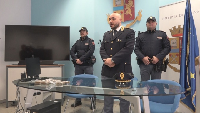 Sequestrato un chilo di hashish dalla Polizia di Alessandria durante un controllo straordinario