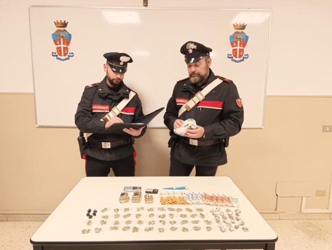 Ivrea, padre e figlio arrestati per spaccio di droga