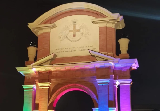 Nuova vita per l’arco di Marengo: riqualificato e illuminato