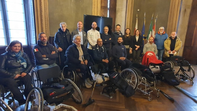 Sport oltre le barriere: sei carrozzine attrezzate consegnate ad atleti con disabilità