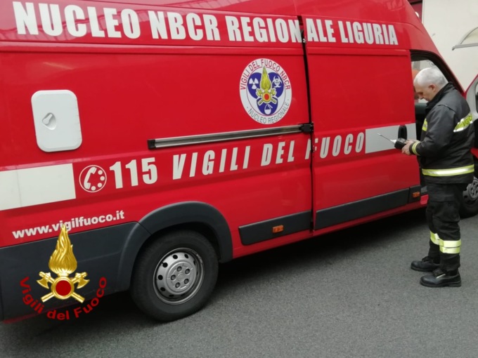 Disinfestazione in un locale a Genova, intossicate 5 persone