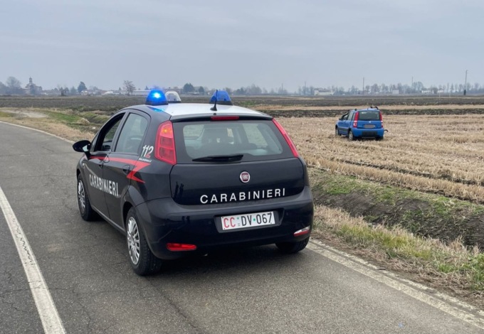 SP 25, auto fuori strada tra Morano sul Po e Balzola