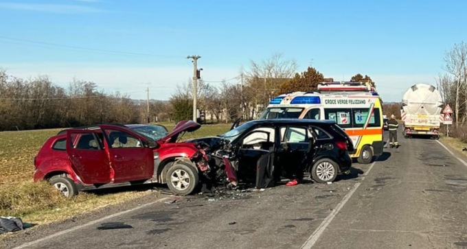 Violento scontro fra due auto a Carentino, deceduto un uomo di 55 anni