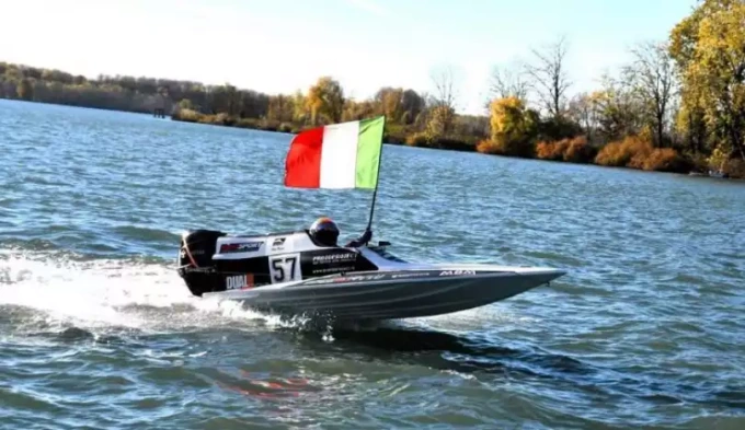 Motonautica, il casalese Rainbow Team campione italiano GT30 per la terza volta