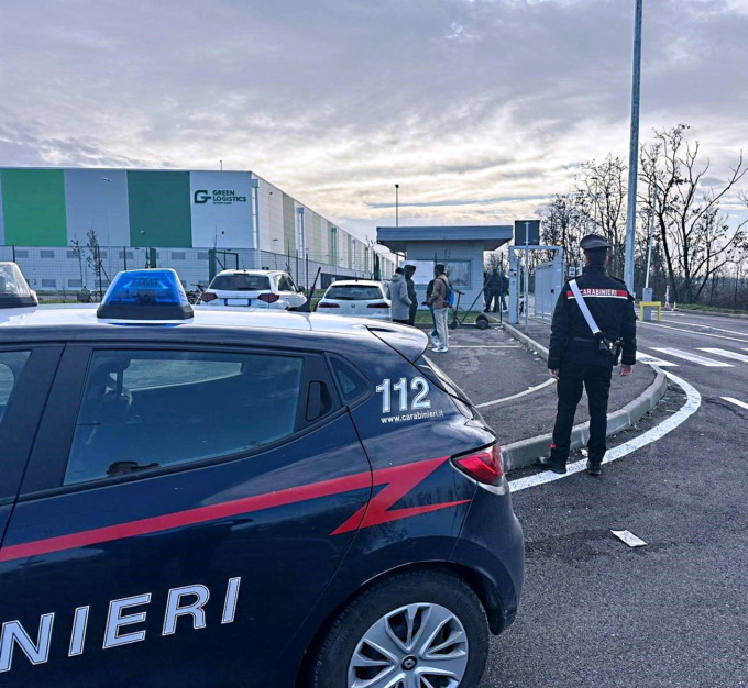 Tortona, protesta dei lavoratori davanti ai cancelli della ditta Macedonio 22