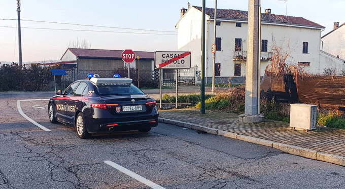 Scambiano un cittadino per un ladro: denunciati dai Carabinieri per rapina e violenza privata