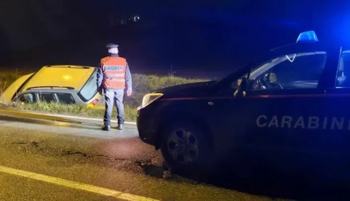 Tortona, vettura fuori strada in corso Pilotti nella scorsa nottata