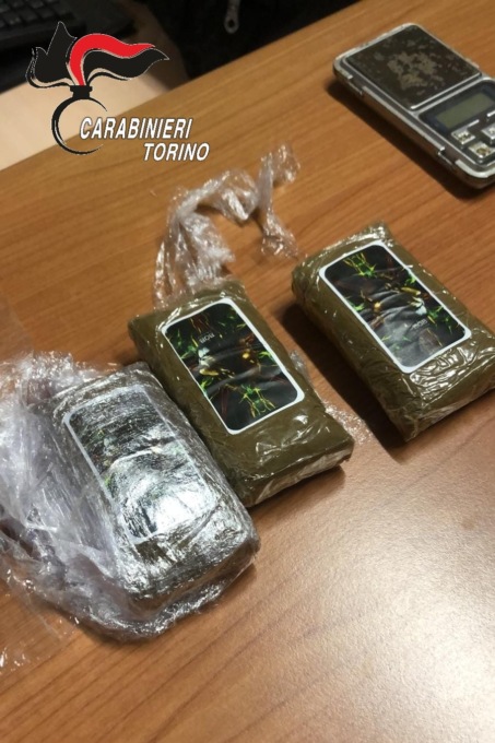 Torino e provincia: due arresti per spaccio di sostanze stupefacenti