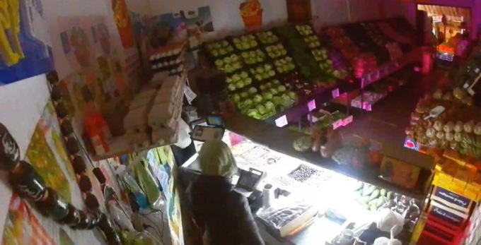 Furto al GAMAL FRUTTA di via Marengo ad Alessandria, portati via mille euro di merce