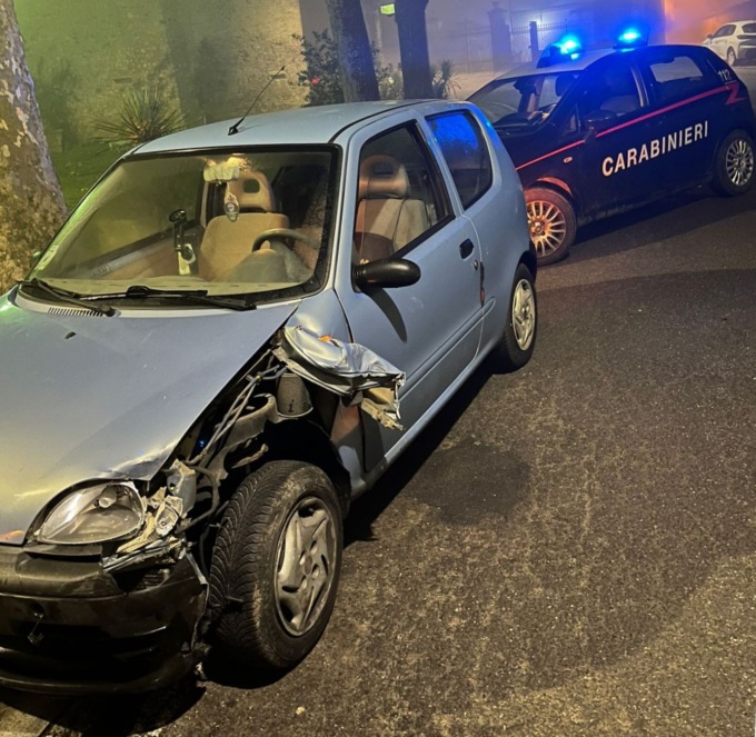 Casalnoceto, invade la corsia opposta e si scontra con un’auto