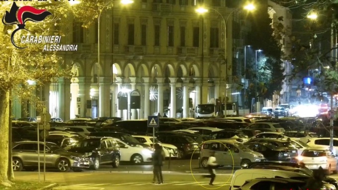 Alessandria, aggredisce e poi rapina un sedicenne: fermato un uomo