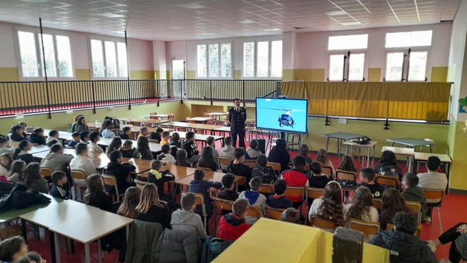 “Cultura alla legalità”, gli studenti delle scuole “Zanzi” e “Ferrero” di Alessandria incontrano i Carabinieri