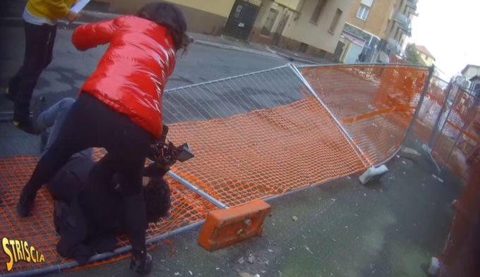 Novi Ligure, aggredita troupe di “Striscia la Notizia”