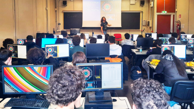 Studenti e studentesse del Piemonte alla prese con la fisica delle particelle e le sue applicazioni in medicina
