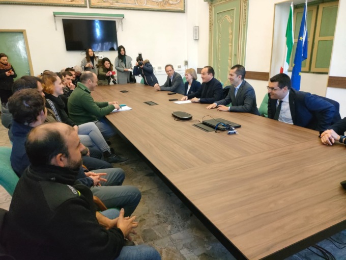 Alessandria, il presidente della Regione Cirio in Prefettura con gli agricoltori in protesta