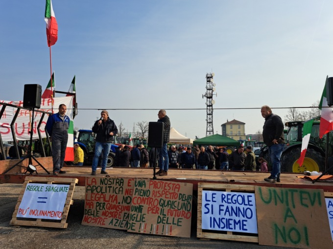 Il collettivo degli Agricoltori Autonomi in presidio ad Asti: “La Regione non risponde”