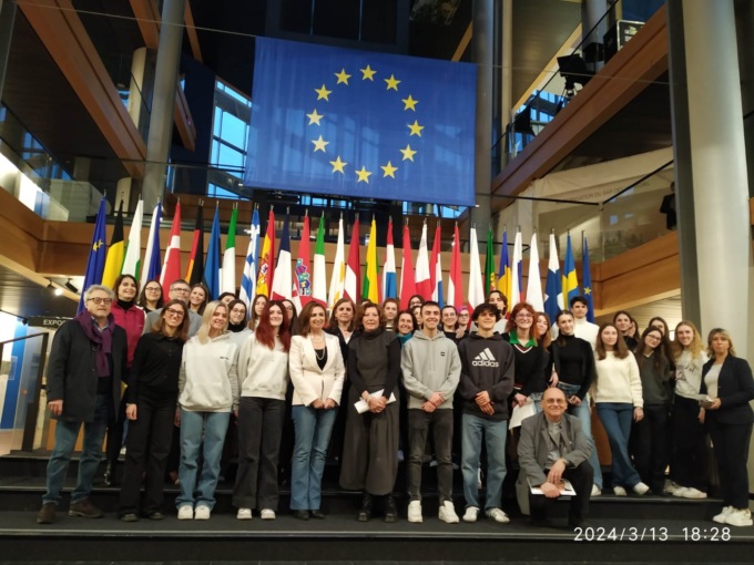 Gli studenti del liceo Peano di Tortona alla scoperta del Parlamento di Strasburgo