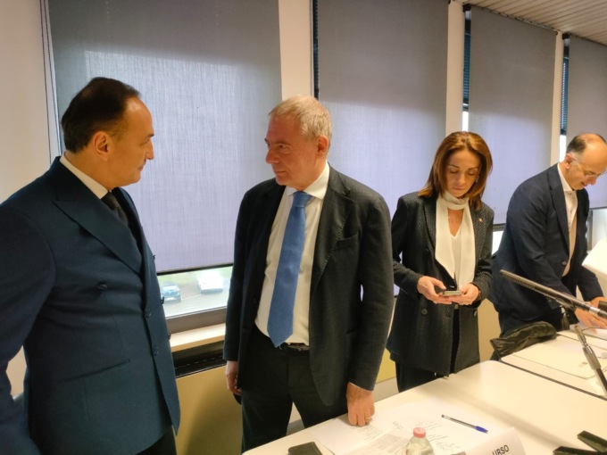 Sindacati dopo la visita all’ex Ilva del ministro Urso: “Mantenere alta l’attenzione”