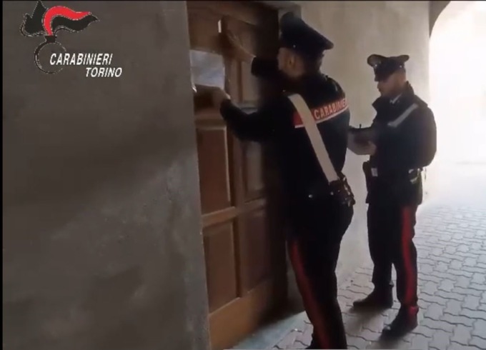 Muore durante un esorcismo con rito islamico: fermate tre persone nel Torinese