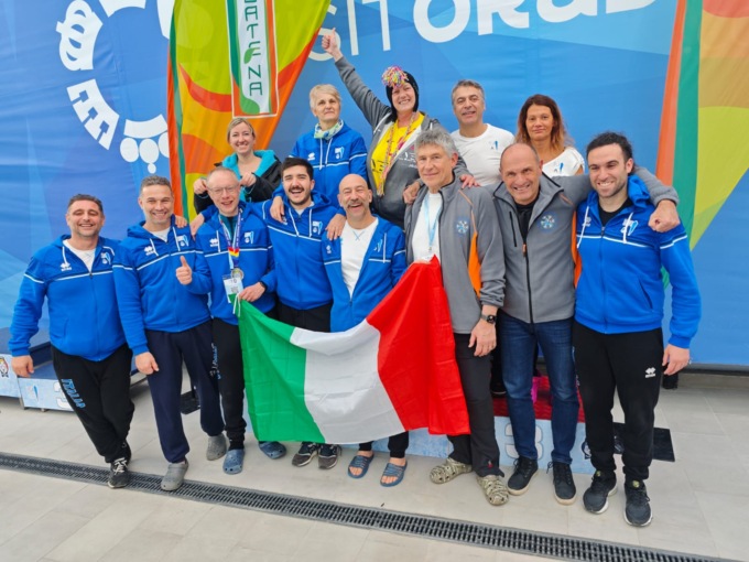 La specialità del nuoto in acque gelide raccontata dal campione tortonese Federico Miot