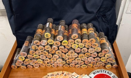 Genova, 10 kg di hashish in casa, arrestata coppia “insospettabile”