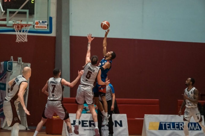 Monferrato Basket, sconfitta di misura contro Forlì