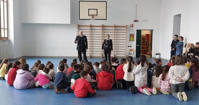 Mandrogne, i Carabinieri incontrano gli alunni della scuola elementare “Paolo Maldini”