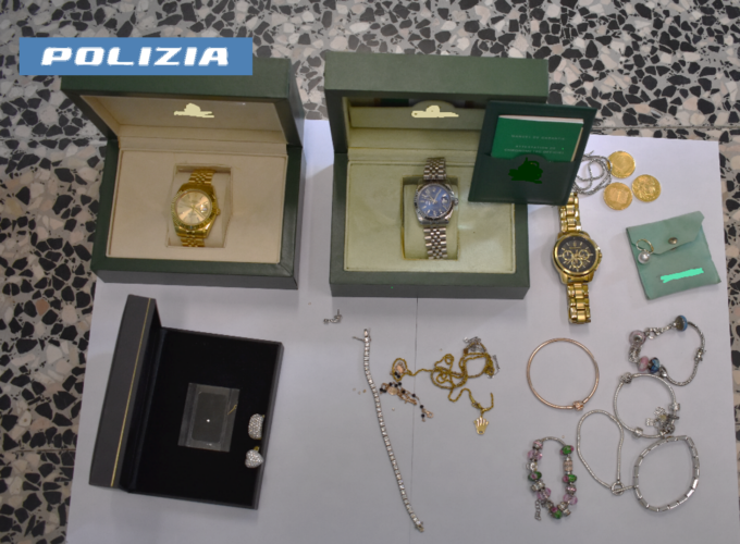 Si spacciano per tecnici per rubare in casa di un’anziana: arrestate due persone a Torino