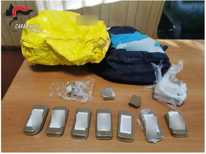 Spaccio di droga a Torino, arrestate tre persone dai Carabinieri
