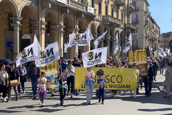 Scorie nucleari: un fiume di persone ad Alessandria per dire di “no” al deposito