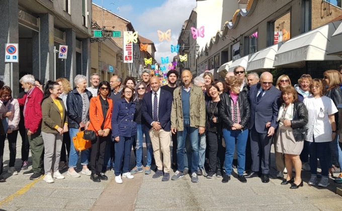 Anche via Dante ad Alessandria ha le sue farfalle