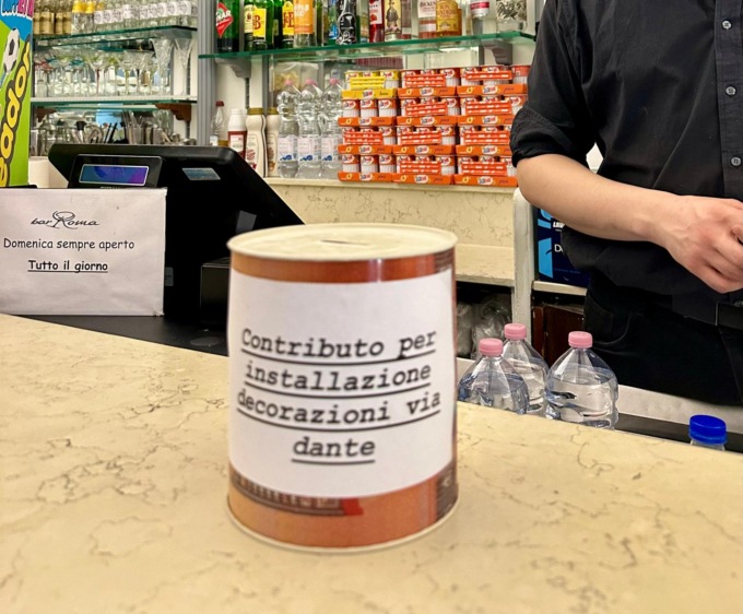 Alessandria: una raccolta fondi per le decorazioni in via Dante
