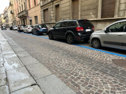 Stalli blu ad Alessandria, Fratelli d’Italia chiede la sosta gratuita ad agosto e in pausa pranzo