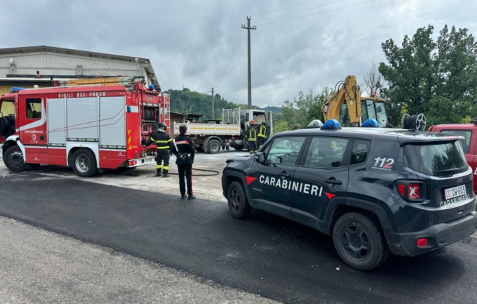 A fuoco un automezzo in sosta a Borghetto di Borbera: nessun ferito