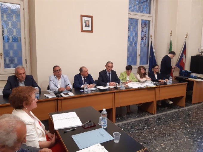 Ovada: insediata la Giunta Comaschi. Polemico l’ex assessore Capello
