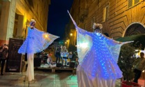 In migliaia alla festa di via Dante. Intanto il Cristo si prepara per la "Notte Bianca"