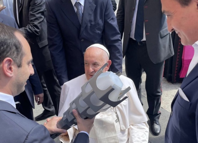 La Fiaccola dei Wug Torino 2025 benedetta da Papa Francesco