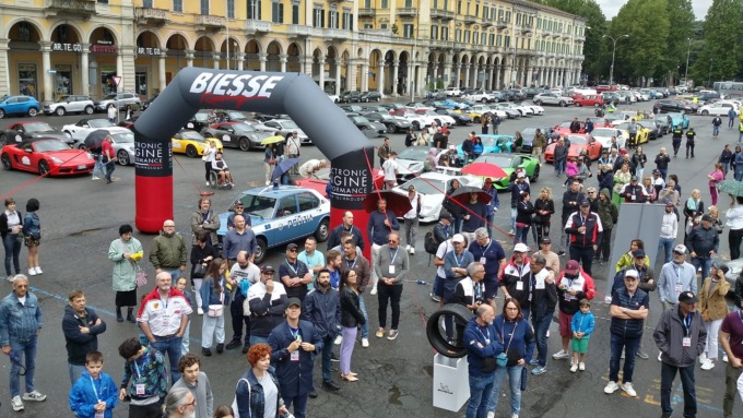 Il maltempo non ha fermato l’evento benefico “In piazza per un sogno”
