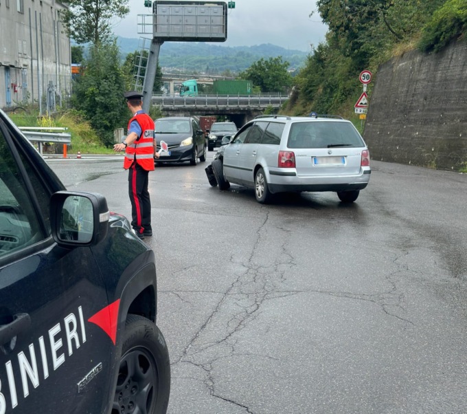 Scontro tra due auto al casello autostradale di Vignole Borbera